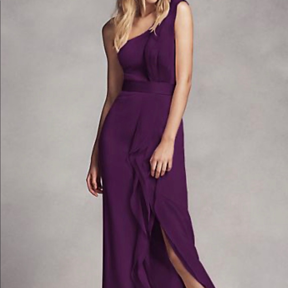 VERA WANG LONG ONE-SHOULDER BRIDESMAID DRESS